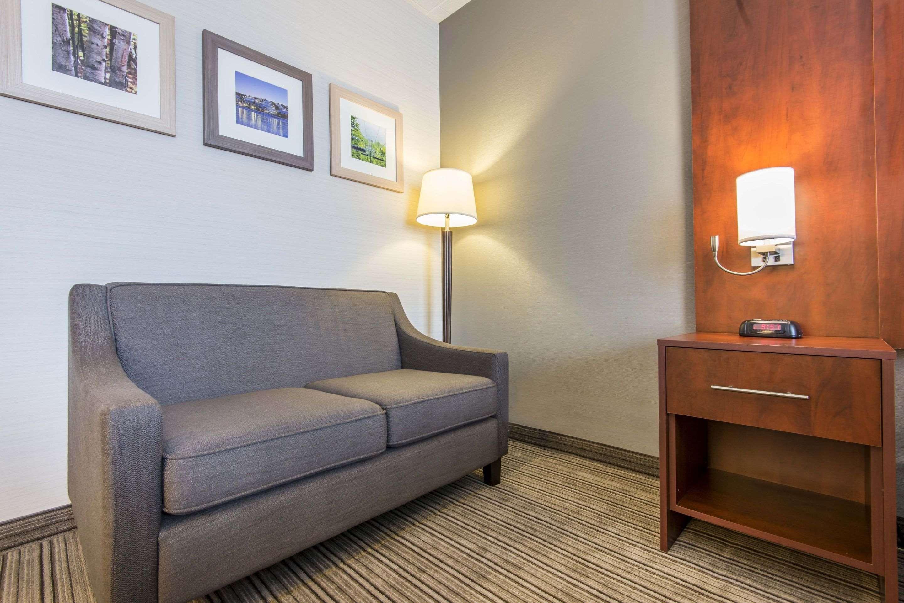 Comfort Inn & Suites Колінгвуд Екстер'єр фото