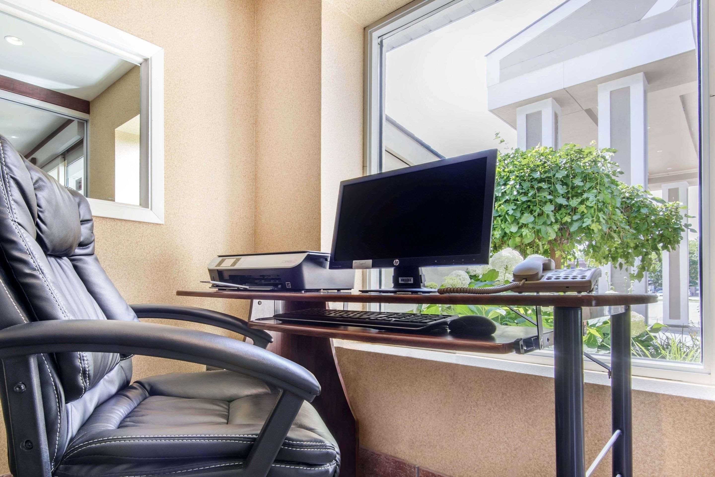 Comfort Inn & Suites Колінгвуд Екстер'єр фото