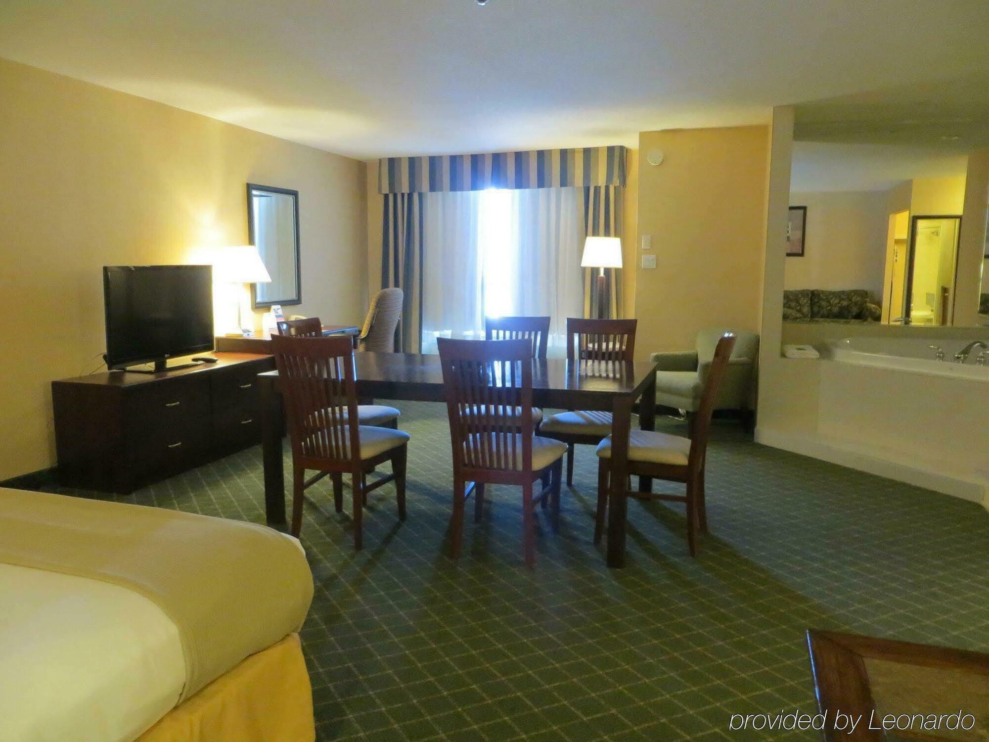 Comfort Inn & Suites Колінгвуд Екстер'єр фото